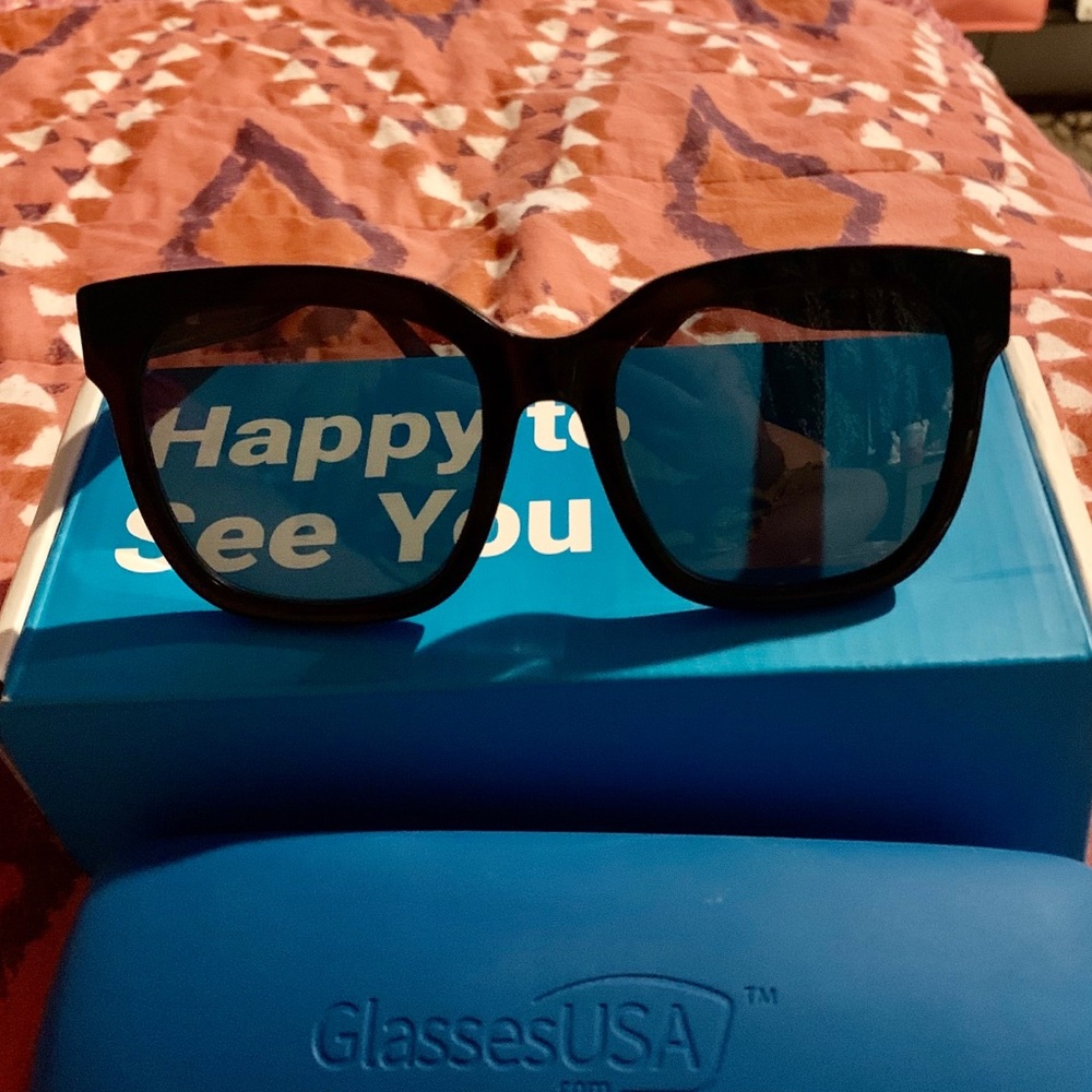 Chunky black sunglasses